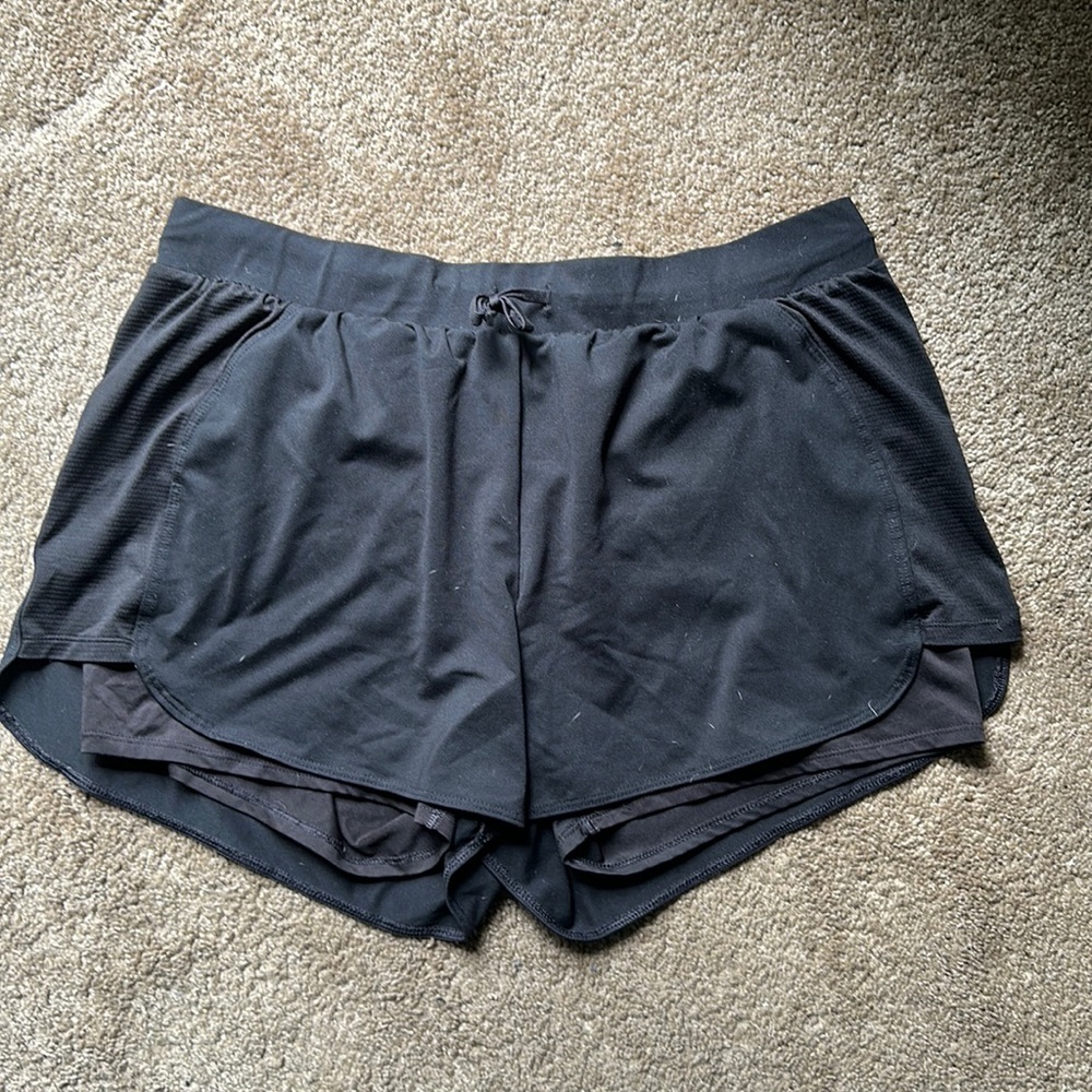 Black, Avia athletic shorts (large)